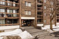 4530 des Sources in Dollard-des-Ormeaux, QC - Building Photo - Building Photo