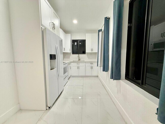 2369 SW 17th Terrace in Miami, FL - Building Photo - Building Photo