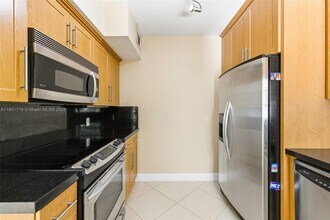 3300 Segovia St in Coral Gables, FL - Building Photo - Building Photo