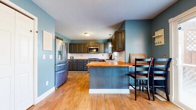 14 Kleggstone Cir in Bloomington, IL - Building Photo - Building Photo