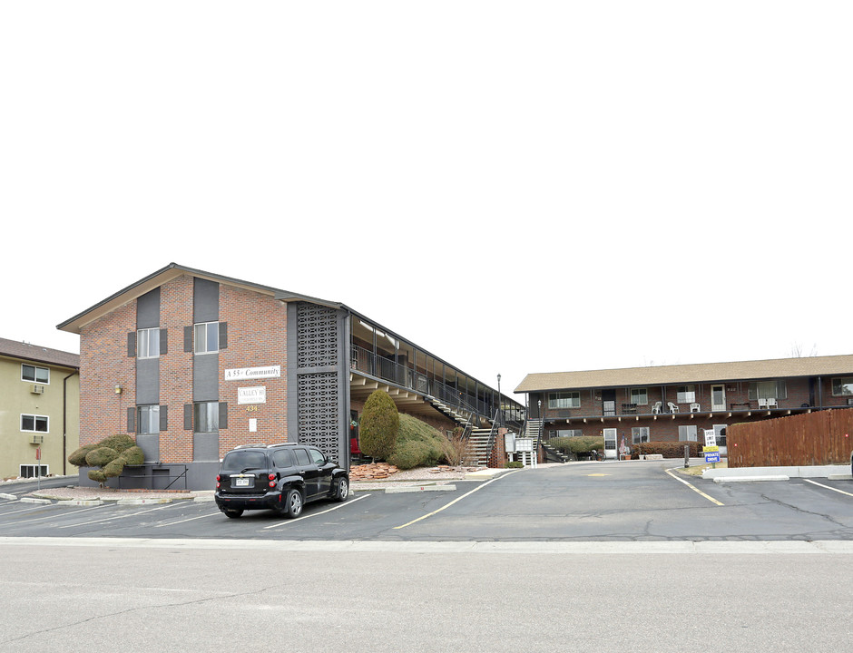 Valley Hi Condominiums in Colorado Springs, CO - Building Photo