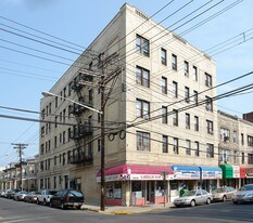 5201 Palisade Ave in West New York, NJ - Building Photo