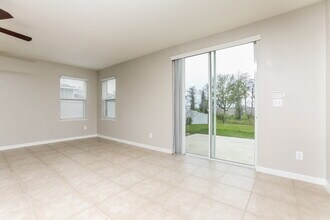 123 Prairie Falcon Dr in Groveland, FL - Building Photo - Building Photo