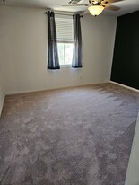 7204 Mountain Den Ave, Unit Room 2 in Las Vegas, NV - Building Photo