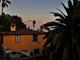 6214 Holly Mont Dr in Los Angeles, CA - Building Photo