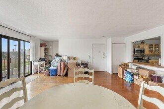 1150 River Rd in Edgewater, NJ - Building Photo - Building Photo