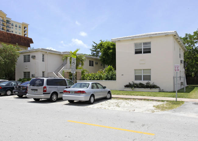 16-20 Zamora Ave in Coral Gables, FL - Building Photo - Building Photo