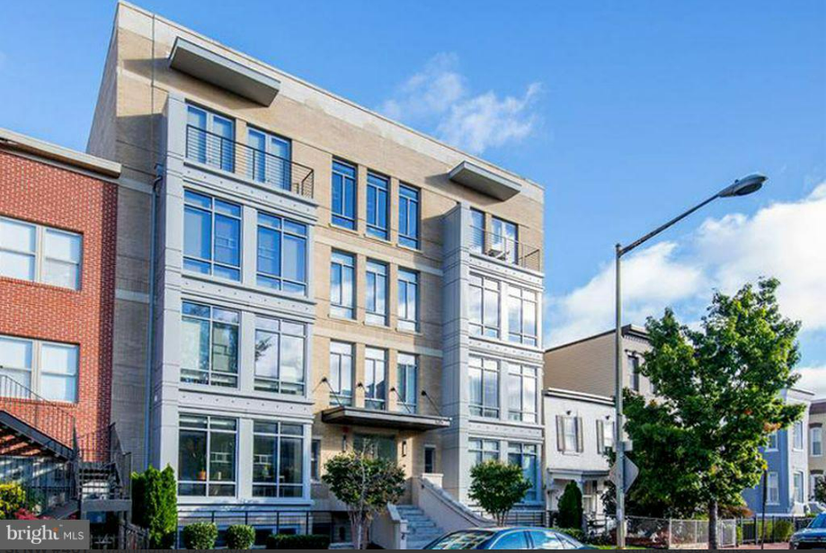 435 R St NW, Unit 402 in Washington, DC - Building Photo