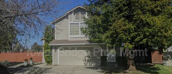 4305 Hartlepool Way in Antelope, CA - Building Photo