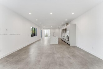 2840 SW 32nd Ct in Miami, FL - Building Photo - Building Photo