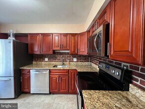 5880 Whisper Way in Elkridge, MD - Building Photo - Building Photo