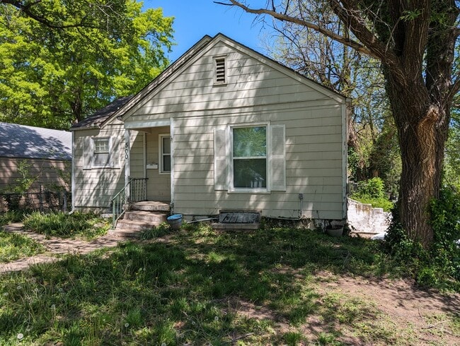 property at 500 W Southside Blvd