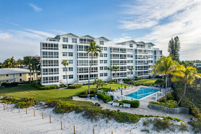 Royal Palm Club in Naples, FL - Building Photo - Building Photo