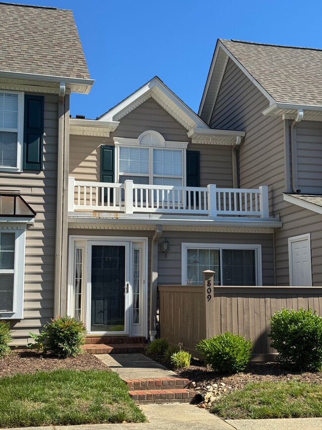 property at 809 Settlement Dr