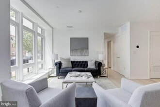 1101 Q St NW, Unit 201 in Washington, DC - Building Photo - Building Photo