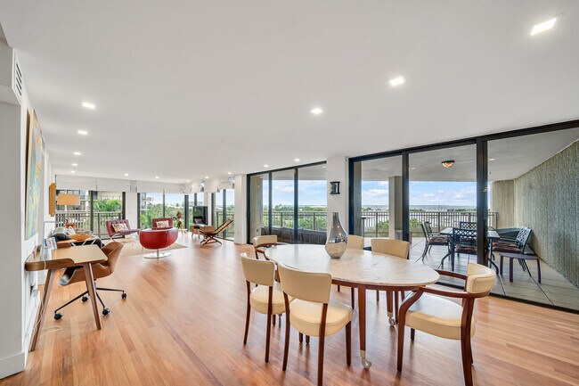 property at 2901 S Bayshore Dr