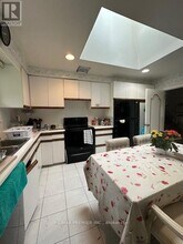 55 Overbrook Pl in Toronto, ON - Building Photo - Building Photo