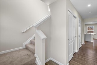 331 Newbridge Wy in O'Fallon, MO - Building Photo - Building Photo