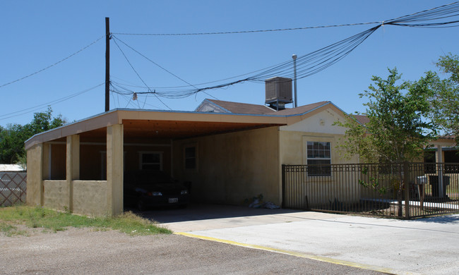 7307-7311 Alameda Ave in El Paso, TX - Building Photo - Building Photo