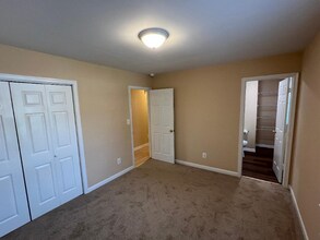 4525 Greenfield Dr in Fredericksburg, VA - Building Photo - Building Photo