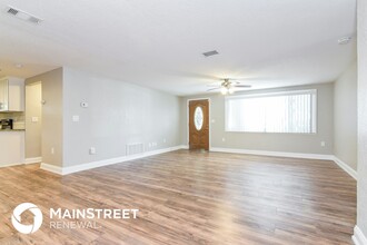 7241 Fairfax Dr in Port Richey, FL - Building Photo - Building Photo
