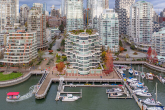 Yacht Harbour Pointe in Vancouver, BC - Building Photo - Building Photo