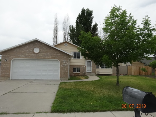 5365 S 3750 W in Roy, UT - Foto de edificio - Building Photo