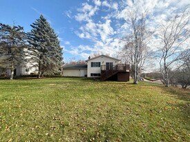 13685 Harwell Path in Apple Valley, MN - Building Photo