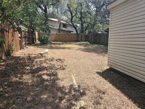 8111 Baywood Dr, Unit A in Austin, TX - Building Photo - Building Photo