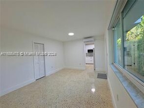 52 Flagami Blvd in Miami, FL - Building Photo - Building Photo