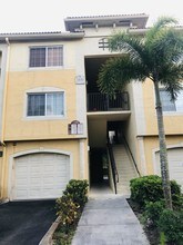 1400 Crestwood Ct S-Unit -1404 in Royal Palm Beach, FL - Foto de edificio - Building Photo