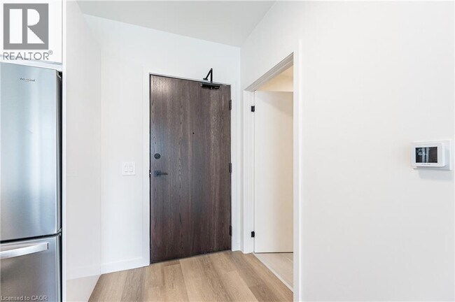 24 Union St E in Waterloo, ON - Building Photo - Building Photo