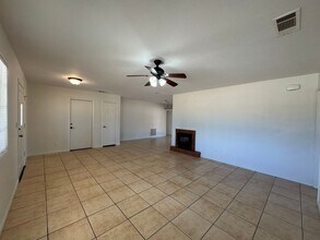 7484 Glider Ave in Hesperia, CA - Building Photo - Building Photo