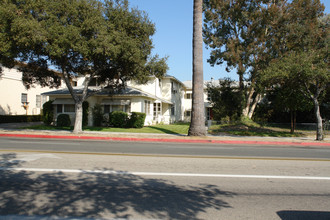 1401 E Broadway in Glendale, CA - Building Photo - Building Photo