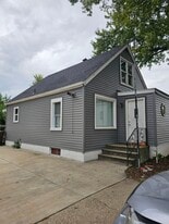 713 Evans Ave in Machesney Park, IL - Building Photo