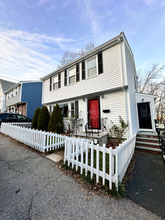 67 Vane St in Revere, MA - Foto de edificio