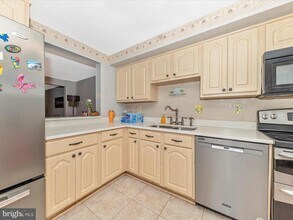 12461 Quail Woods Dr in Germantown, MD - Building Photo - Building Photo