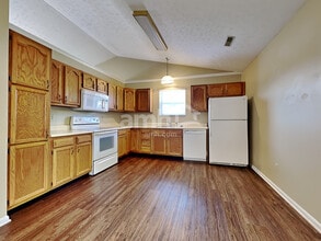 599 Whispering Pines Pl in Trenton, OH - Building Photo - Building Photo