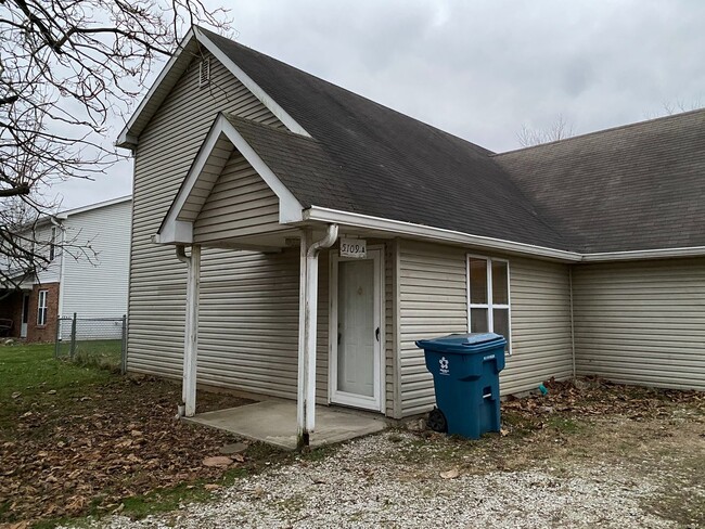 property at 5109 W Raymond St