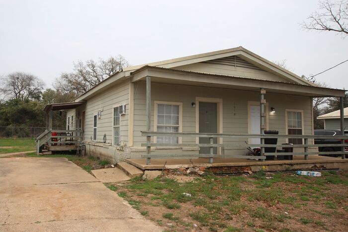 1010 Bennett Ave in Tyler, TX - Building Photo