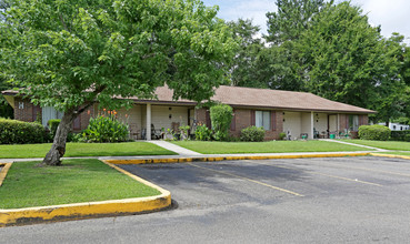 Dogwood Manor in Havana, FL - Building Photo - Building Photo