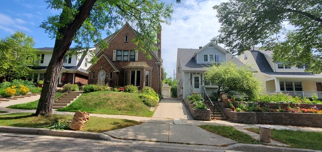 3564 N Murray Ave in Shorewood, WI - Building Photo - Building Photo