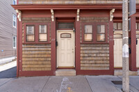 151 Emerson St in South Boston, MA - Foto de edificio - Building Photo