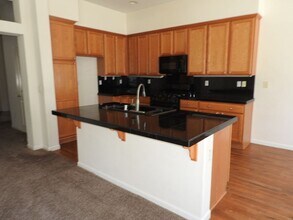 6940 Cherry Ridge Cir in Roseville, CA - Building Photo - Building Photo