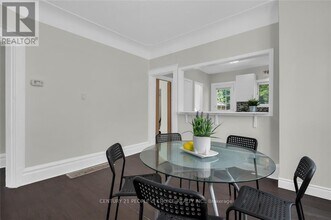 746 King St W in Hamilton, ON - Building Photo - Building Photo