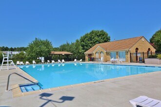 1017 Gauguin Dr in Virginia Beach, VA - Building Photo - Building Photo