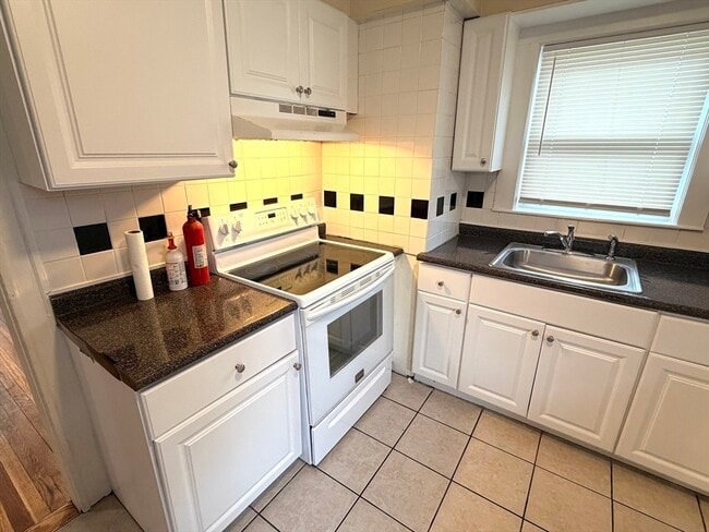 182 Princeton Ave in Waltham, MA - Building Photo - Building Photo