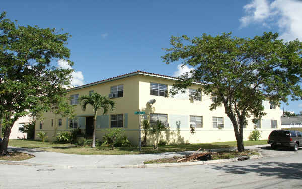 821 SW 5th St in Miami, FL - Building Photo - Building Photo