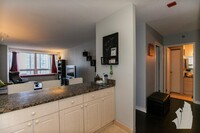 512 N McClurg Ct, Unit 705 in Chicago, IL - Building Photo - Building Photo