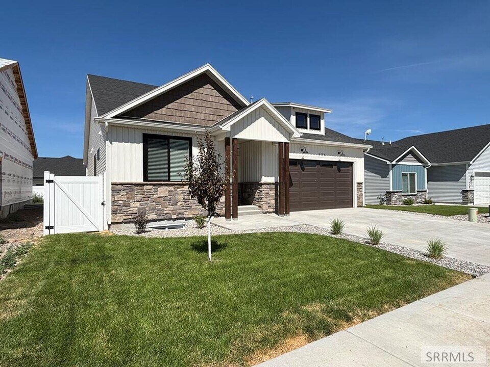 554 S Austin Ave in Sugar City, ID - Building Photo